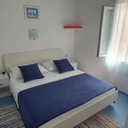 In With Seaview, Terrace, Wifi Appartamento Sevid