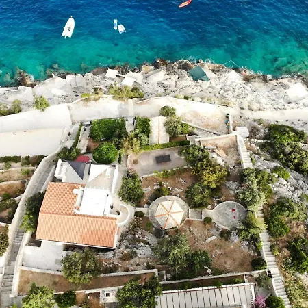 Apartment In With Seaview, Terrace, Wifi Sevid